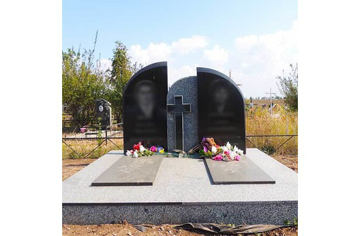 Памятники и мемориальные комплексы из гранита и мрамора в Крыму – в наличии и под заказ - Ритуальные услуги в Симферополе