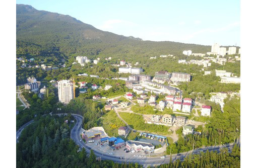 Видовой земельный участок в Ялте видом на Крымские горы, предложение для строительства гостиницы - Участки в Ялте