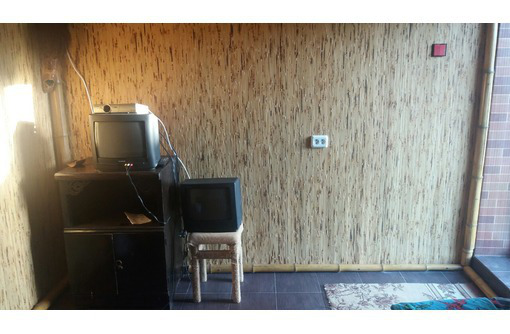 Продам жилой лодочный гараж (эллинг) в с.Золотое на берегу Азовского моря - Квартиры в Керчи