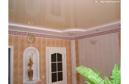 Натяжные потолки в комнате LuxeDesign - Натяжные потолки в Алуште