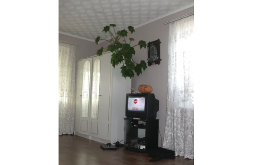 Продается 2-комнатная квартира,г. Симферополь, ул. Александра Невского - Квартиры в Симферополе