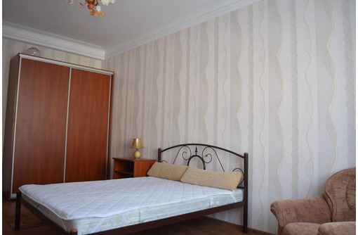Сдается 2-комнатная, улица Новороссийская, 25000 рублей - Аренда квартир в Севастополе