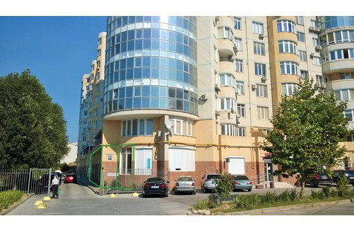 ПРОДАМ коммерческие помещения в новом доме, в р-не Бухты Омега - Продам в Севастополе