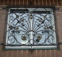 Двери входные металлические бронированные, решётки на окна и двери - Металлические конструкции в Феодосии