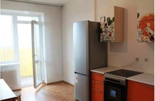 Сдается комната с ремонтом в двухкомнатной квартире - Аренда комнат в Севастополе