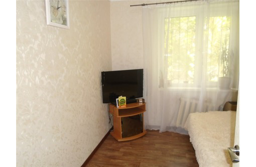 Большая 3-комнатная квартира в хорошем районе по доступной цене - Квартиры в Симферополе