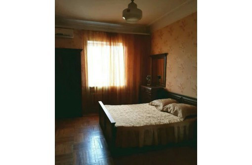 Сдается 2-комнатная, улица Новороссийская, 30000 рублей - Аренда квартир в Севастополе