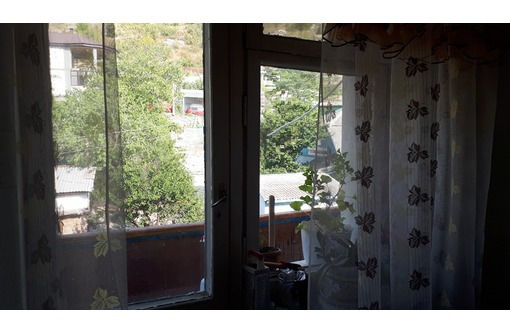 Продается 3-комнатная "чешка" в Балаклаве с видом на море - Квартиры в Севастополе