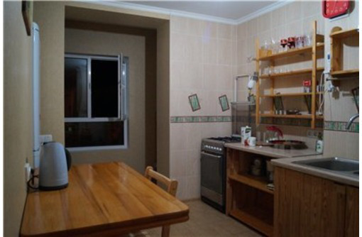 Сдается посуточно 2-комнатная, улица Героев Бреста, 1800 рублей - Аренда квартир в Севастополе