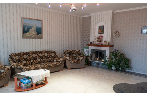 Предлагается к продаже в Симферополе уютный дом общей площадью 480 м2 - Дома в Симферополе
