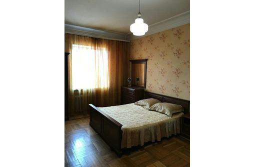 Сдается 3-комнатная-студио, улица Новороссийская, 30000 рублей - Аренда квартир в Севастополе