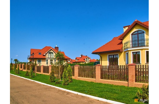 Продам или обменяю на Севастополь шикарный дом 250 кв.м под Киевом - Дома в Севастополе