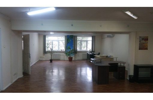 Сдается в аренду офисное помещение 11 м.кв. с ремонтом на ул. Репина 15, г. Севастополь - Сдам в Севастополе