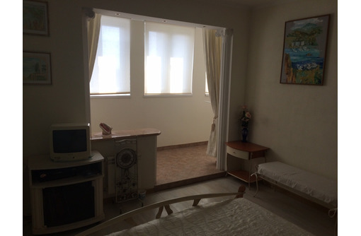 Сдается 2-комнатная, улица Александра Маринеско, 35000 рублей - Аренда квартир в Севастополе