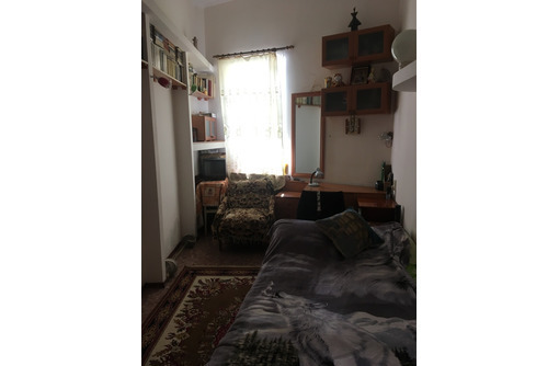 Продажа 2-комнатной квартиры в центре Феодосии - Квартиры в Ялте