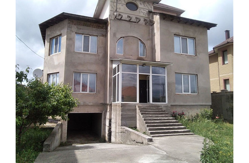Продам дом в элитном районе города - Дома в Симферополе