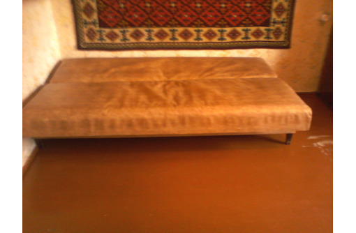Продам диван б/у на пружинах за семьсот - Мебель для спальни в Симферополе