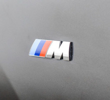Шильдики M Style на крылья BMW - Тюнинг и защита в Крыму