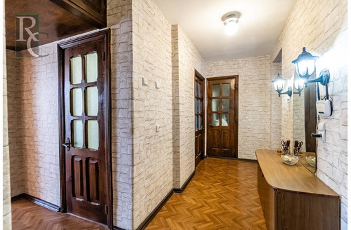 Продаётся  двухкомнатная квартира с АГВ  на Проспекте Острякова - Квартиры в Севастополе