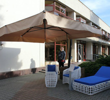 Зонт на боковой опоре 3,5х3,5 м. - Специальная мебель в Симферополе