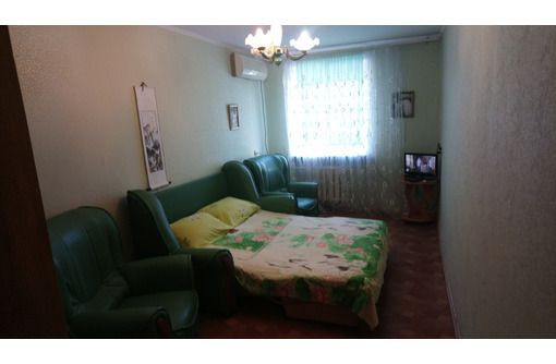 Обменяю или продам в Севастополе 3- комнатную  по ул Гоголя  на 1-2хкомнатную в Центре г Севатополя - Квартиры в Севастополе