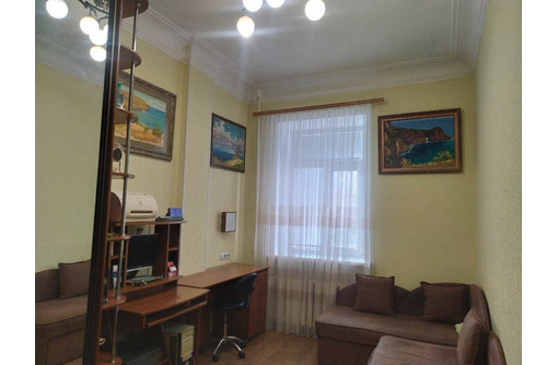 Продам крупногабаритную 4-комнатную квартиру  с ремонтом и мебелью в историческом центре Севастополя - Квартиры в Севастополе