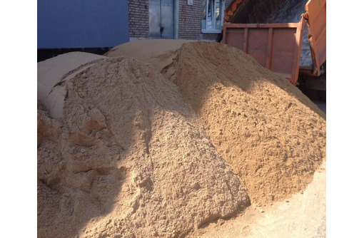 Песок строительный от 10 тонн - Сыпучие материалы в Симферополе