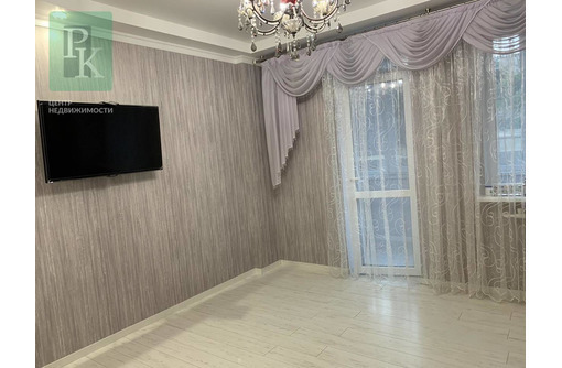 Продается двухуровневая трехкомнатная квартира на ул. Репина, д 1-Б, к.1 - Квартиры в Севастополе