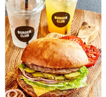Компании «Burger Club» требуется кассир для работы в ТЦ «Меганом» г. Симферополь - Продавцы, кассиры, персонал магазина в Крыму