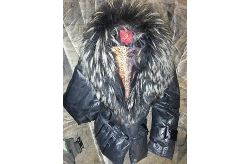 Продам куртку с меховым воротником в Симферополе - Женская одежда в Симферополе