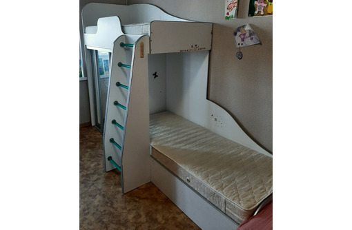 ПРОДАМ двухярусную детскую кровать - Мебель для спальни в Севастополе