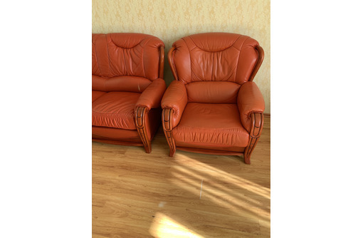 Продам кожаный диван с французской раскладушкой и два кресла - Мягкая мебель в Севастополе