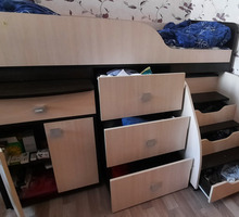 Кровать-чердак со столом и шкафчиками - Мягкая мебель в Крыму
