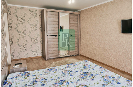 Продаю 2-к квартиру 60м² 1/10 этаж - Квартиры в Севастополе
