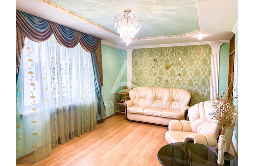 Продам 2-к квартиру 66.5м² 3 этаж - Квартиры в Алуште