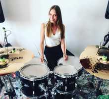 Индивидуальные уроки игры на барабанах - в центре - Хобби в Крыму