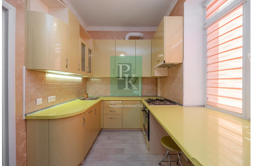 Продам 3-к квартиру 80.3м² 3/3 этаж - Квартиры в Севастополе
