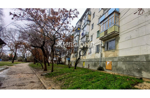 Продаю 1-к квартиру 33.00м² 2/5 этаж - Квартиры в Феодосии