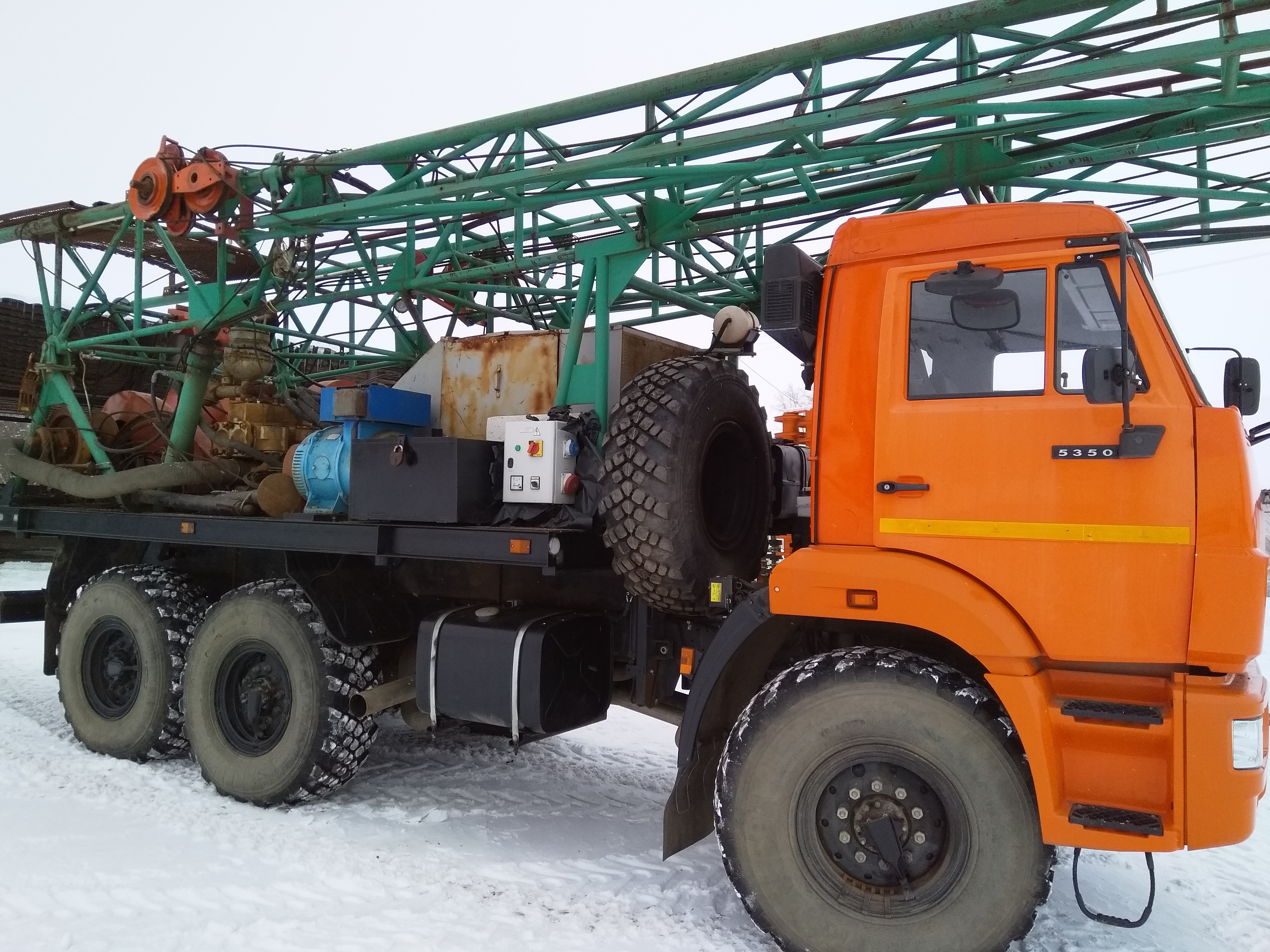 Требуются бурильщики на буровой станок УРБ-3А3, Kaishan KW-180, 1БА-15в,  БКМ-2012 Севастополь № 1941231