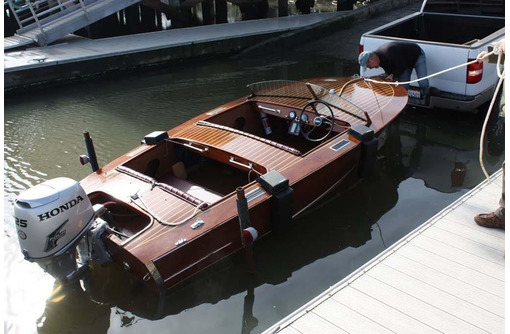 Скоростная глиссирующая лодка BOATHOUSE