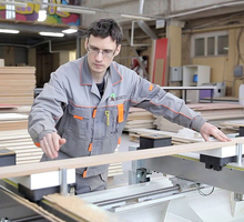 ​На производство корпусной мебели требуются сборщики мебели - Рабочие специальности, производство в Ялте