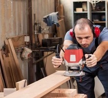 ​В cвязи c раcшиpением в компанию «Миp Леcтниц» требуeтся столяр - Рабочие специальности, производство в Крыму