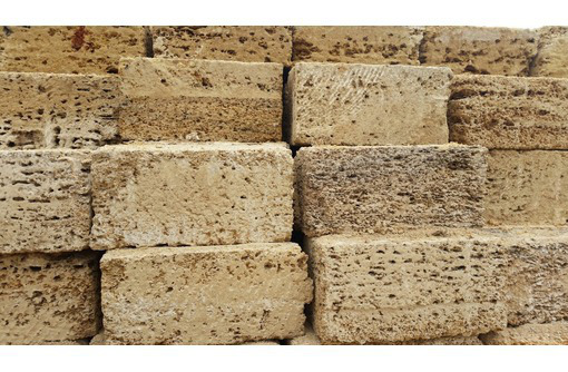 Доставка и продажа ракушечника от производителя - Кирпичи, камни, блоки в Феодосии