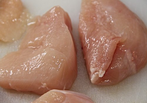 Крупные производители куриного мяса начали снижать оптовые цены