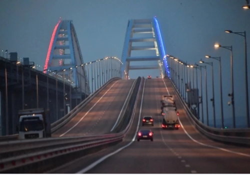 Крючков опроверг фейк о «спецпропусках» на Крымском мосту