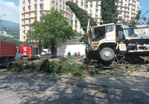 «Ночь провел в реанимации»: 14-летнего подростка, которого сбил грузовик в Крыму, снова прооперировали