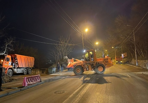Дорожники завершили работы по ликвидации последствий схода грунта на ул. Героев Севастополя