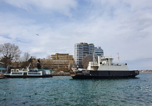 Из-за непогоды в Севастополе приостановлена работа катера и парома