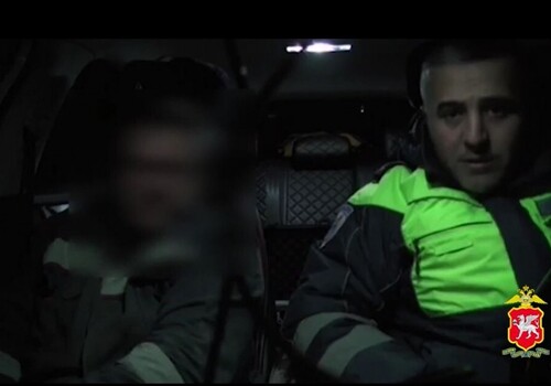 Пьяный водитель разбил клумбы в Керчи и лишился прав на два года