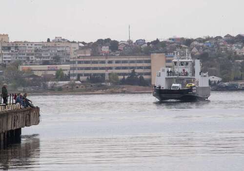 Движение морского пассажирского транспорта прекращено в Севастополе